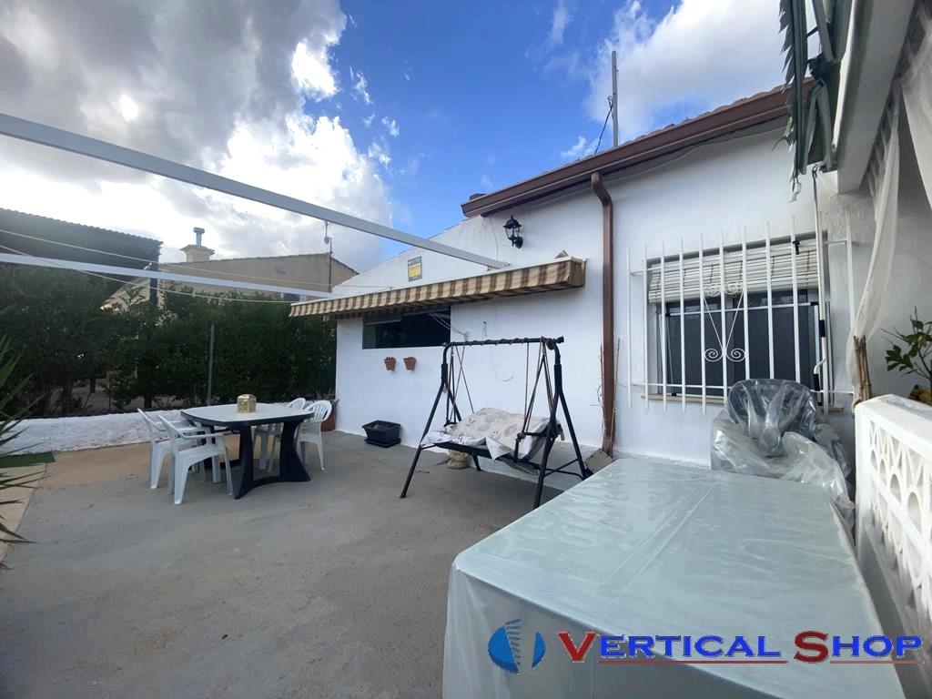 For sale of chalet in Caudete