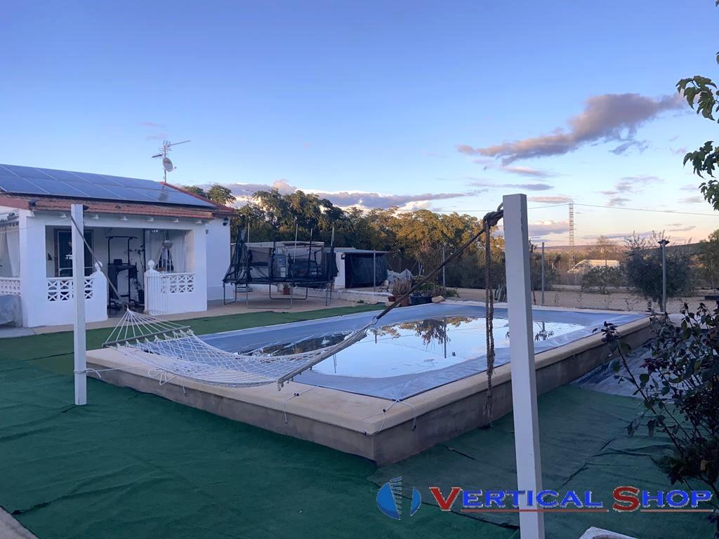 For sale of chalet in Caudete