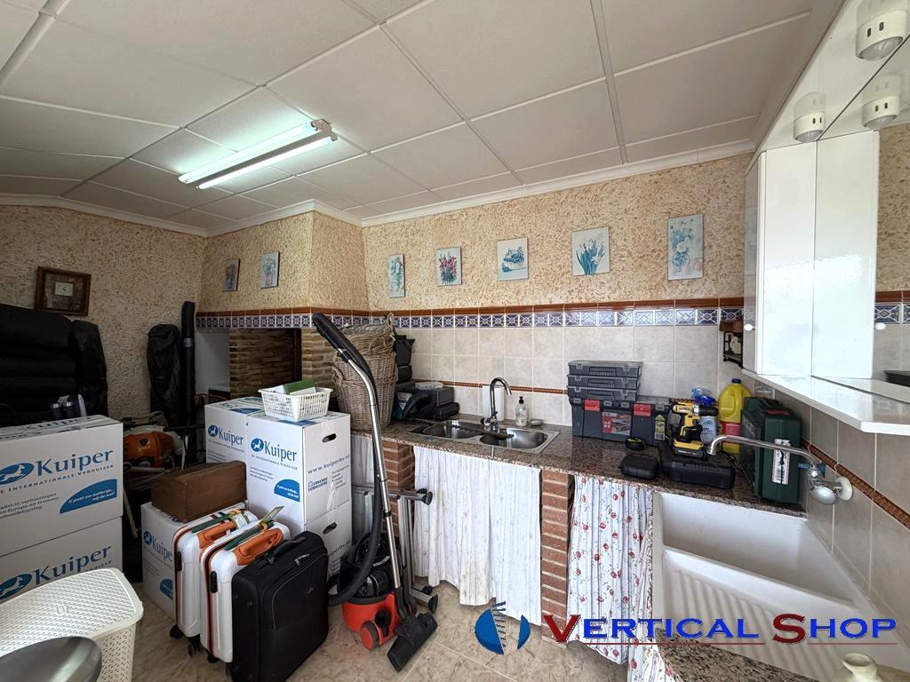 For sale of chalet in Caudete