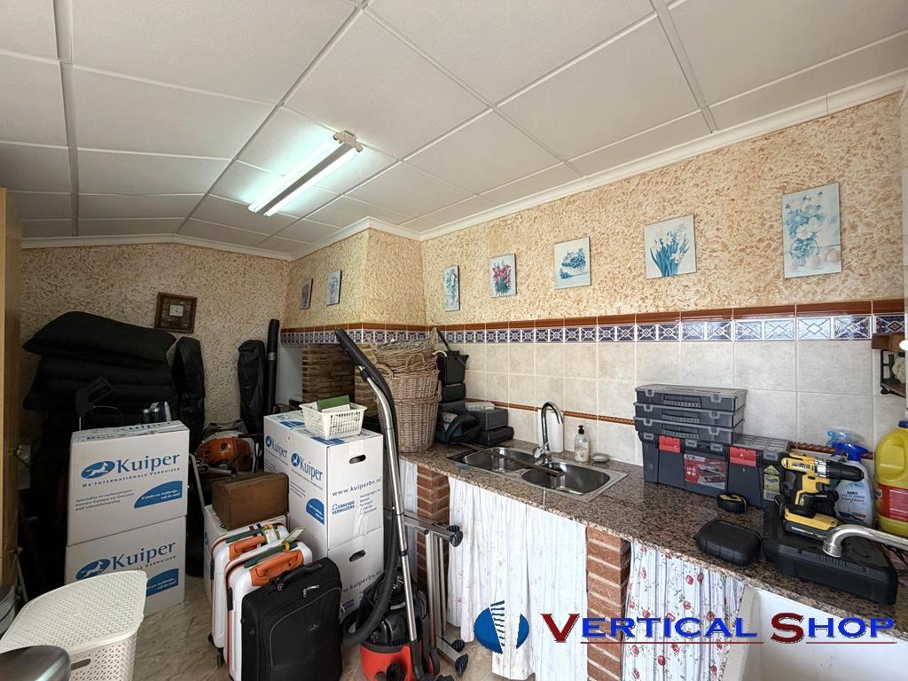 For sale of chalet in Caudete