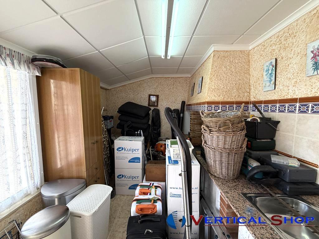 For sale of chalet in Caudete