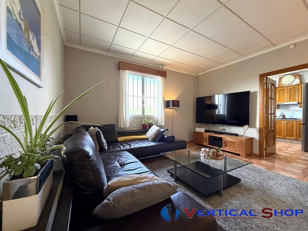 For sale of chalet in Caudete