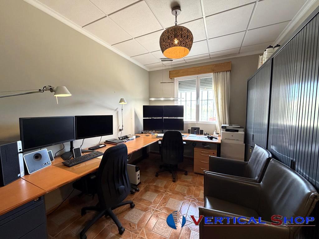 For sale of chalet in Caudete