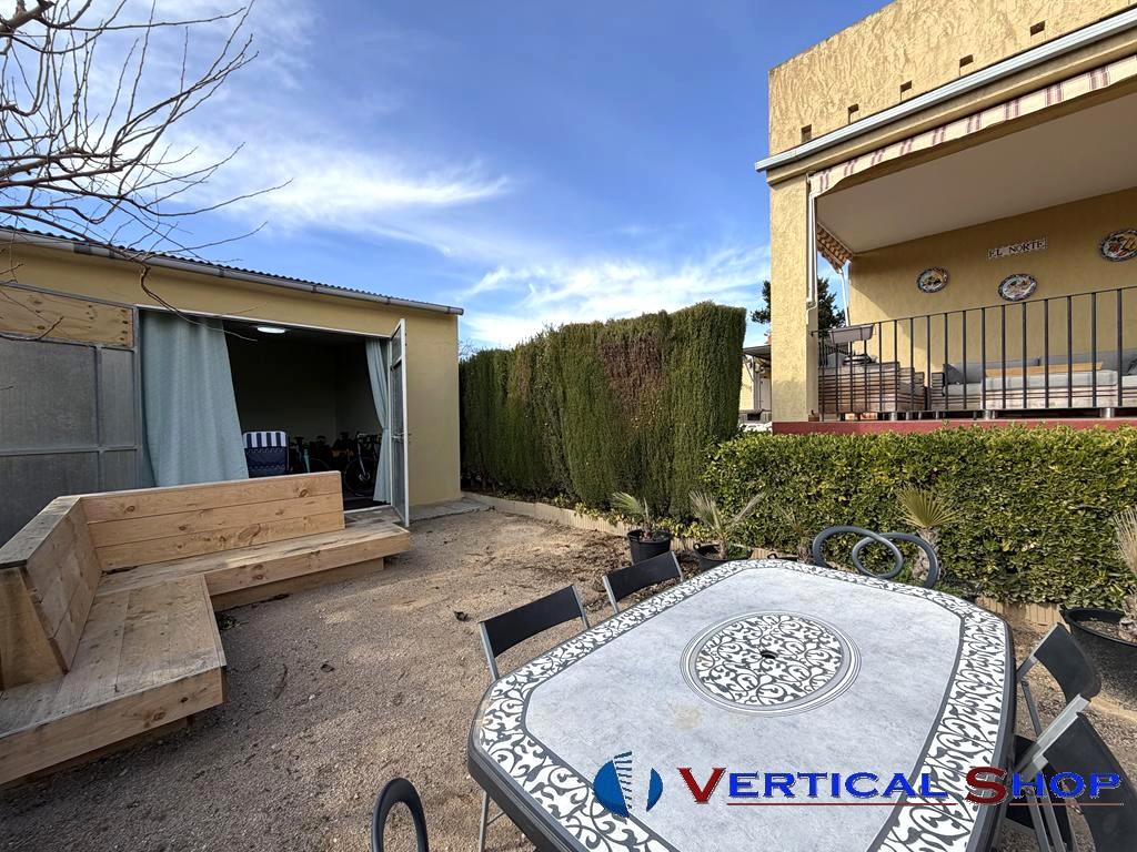 For sale of chalet in Caudete