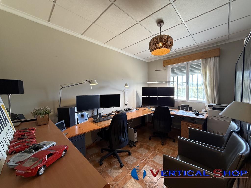 For sale of chalet in Caudete