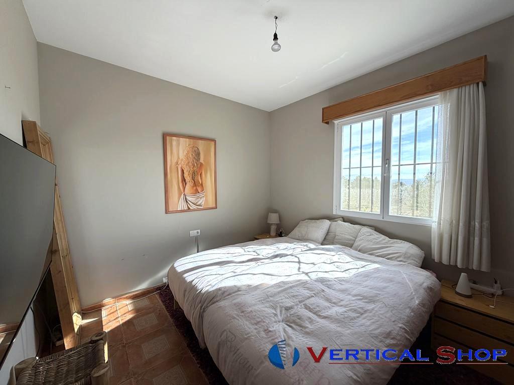 For sale of chalet in Caudete