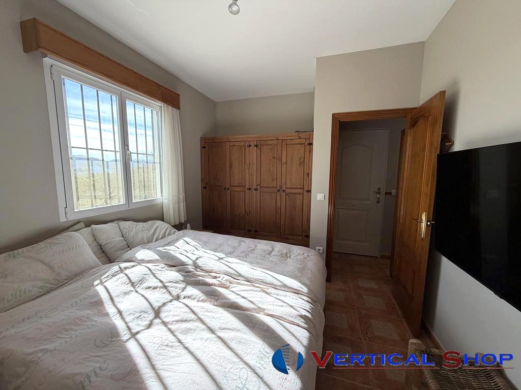 For sale of chalet in Caudete