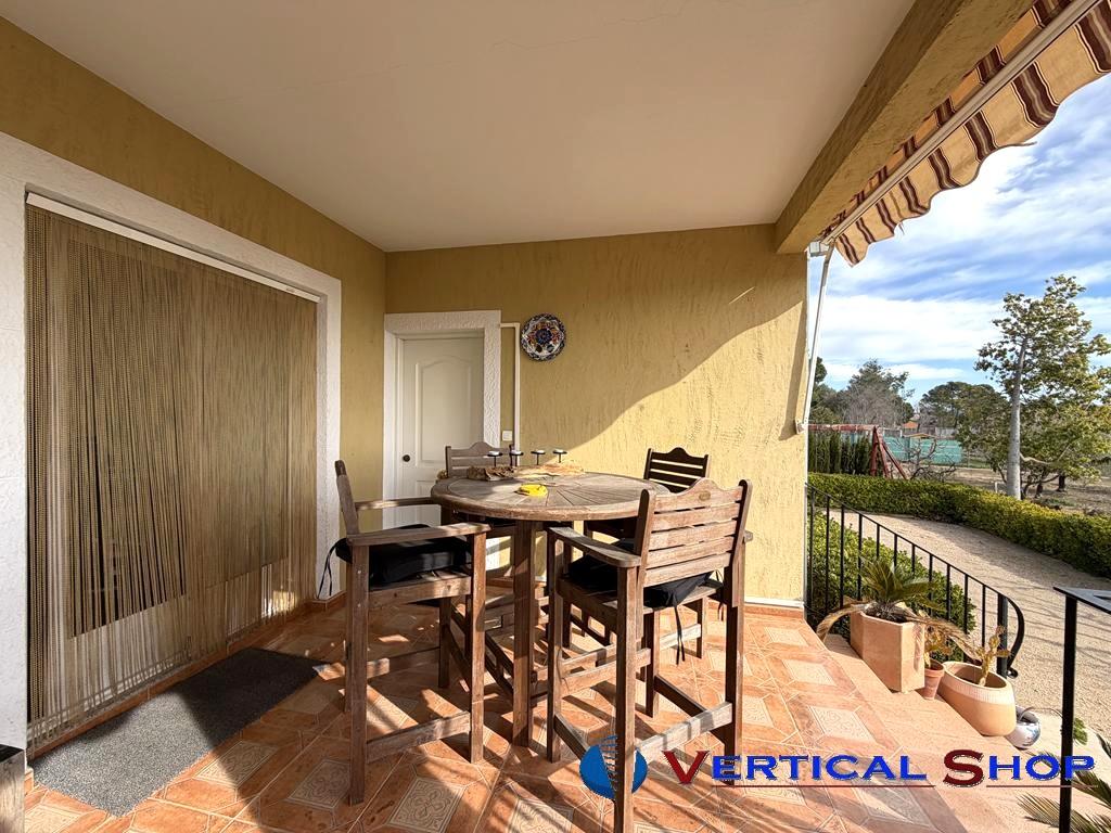 For sale of chalet in Caudete