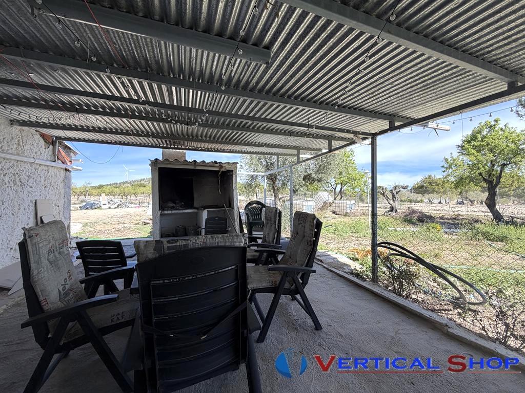 For sale of chalet in Caudete