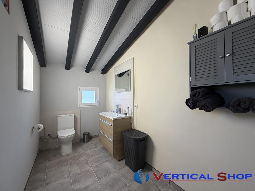 For sale of chalet in Caudete