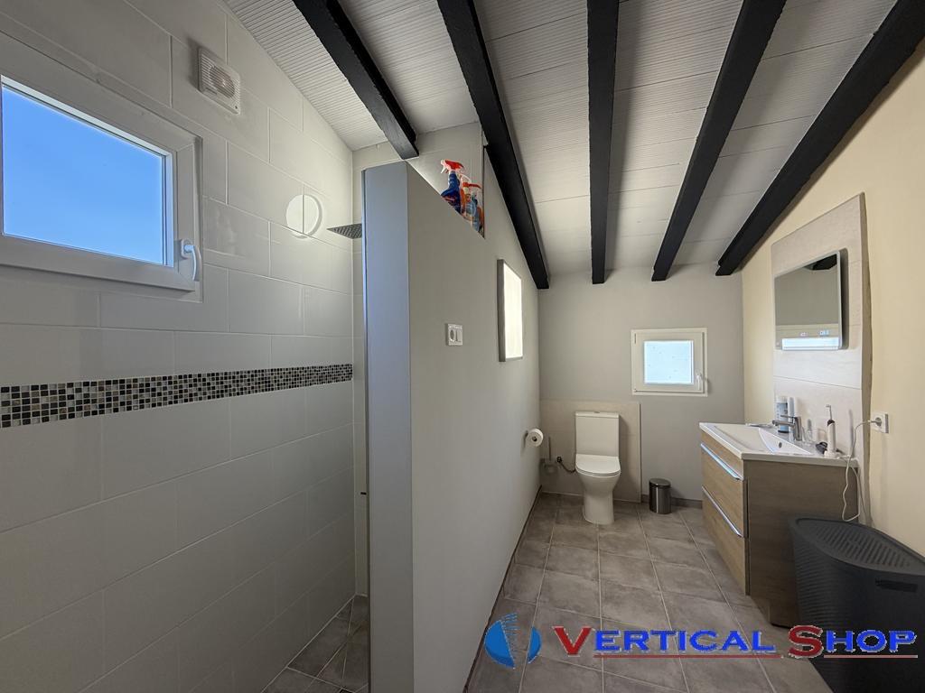 For sale of chalet in Caudete