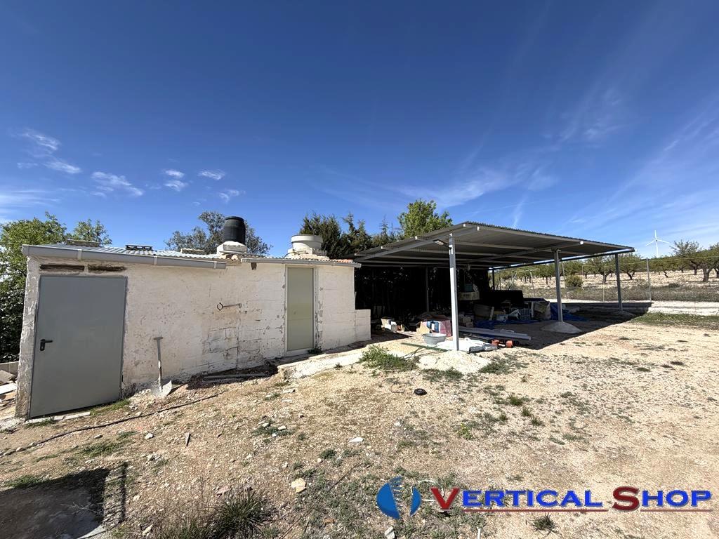 For sale of chalet in Caudete