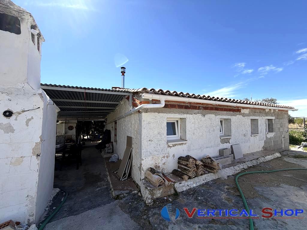 For sale of chalet in Caudete