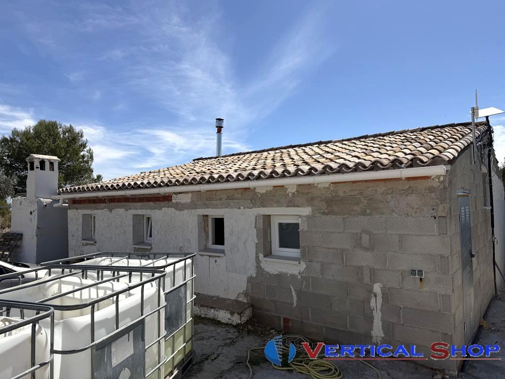 For sale of chalet in Caudete