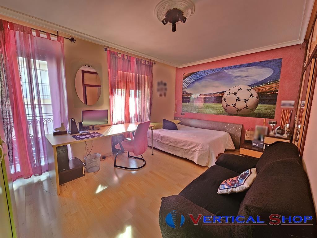 For sale of house in Caudete