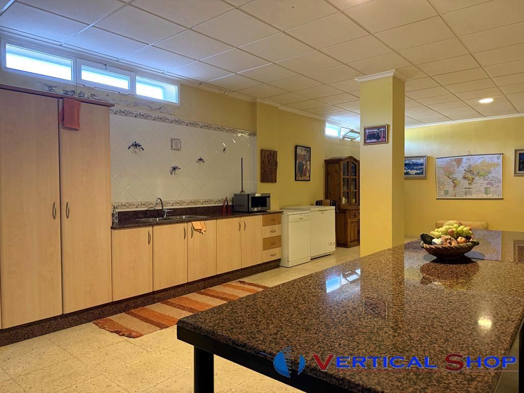 For sale of chalet in Yecla
