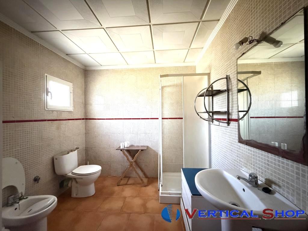 For sale of chalet in Caudete