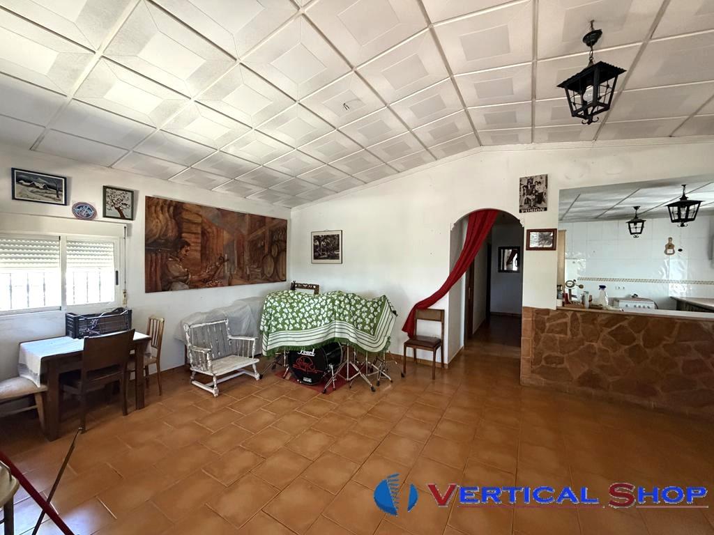 For sale of chalet in Caudete