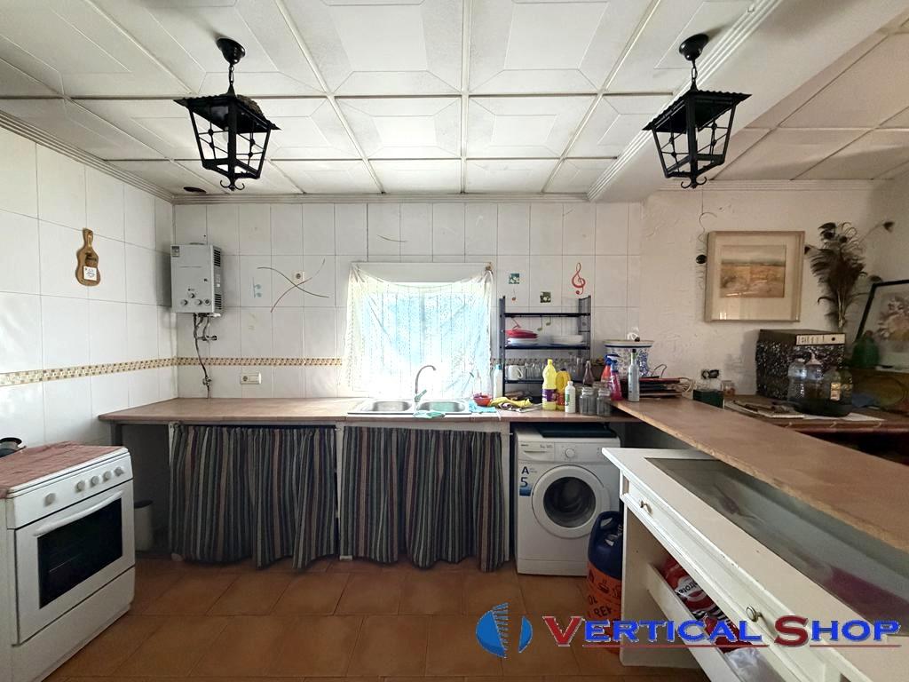 For sale of chalet in Caudete