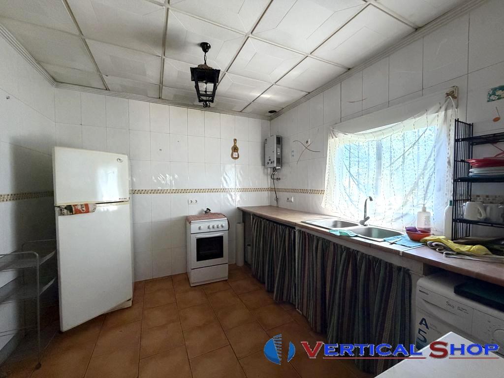 For sale of chalet in Caudete