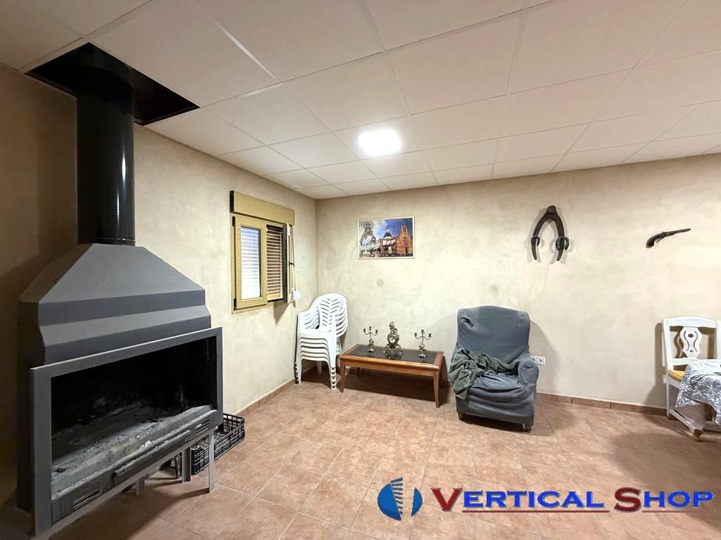 For sale of house in Caudete