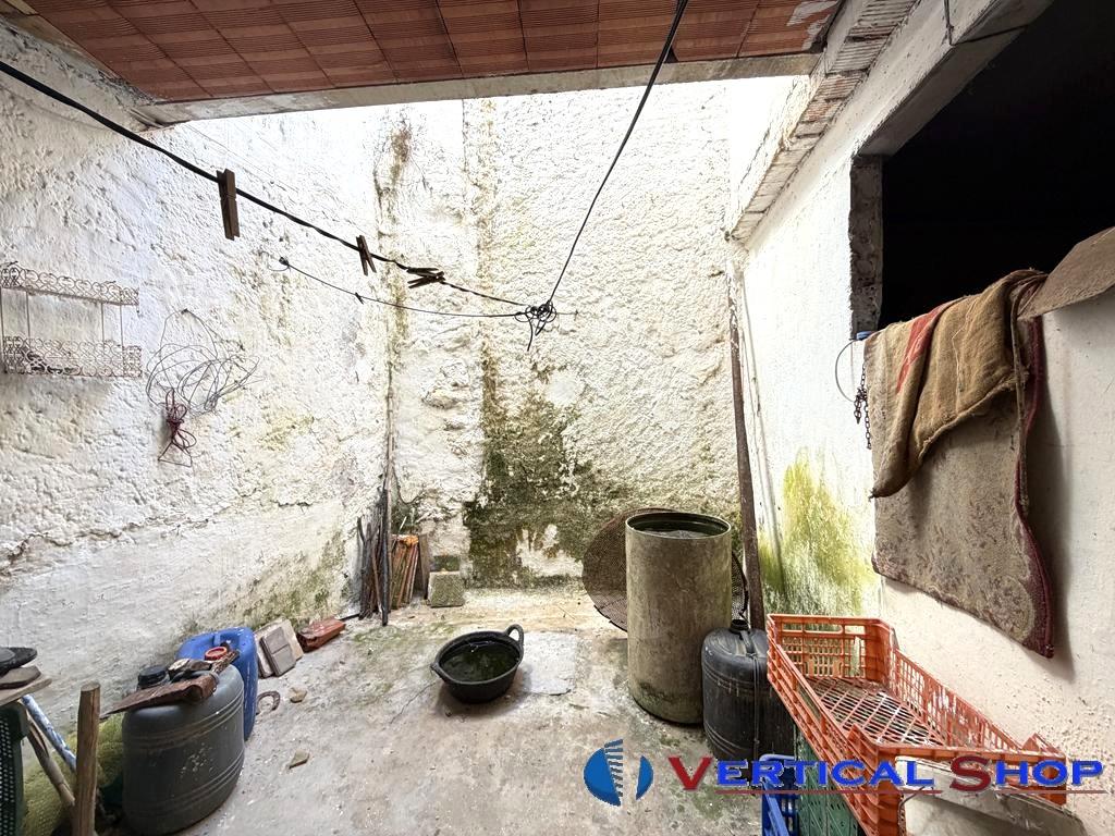 For sale of house in Caudete