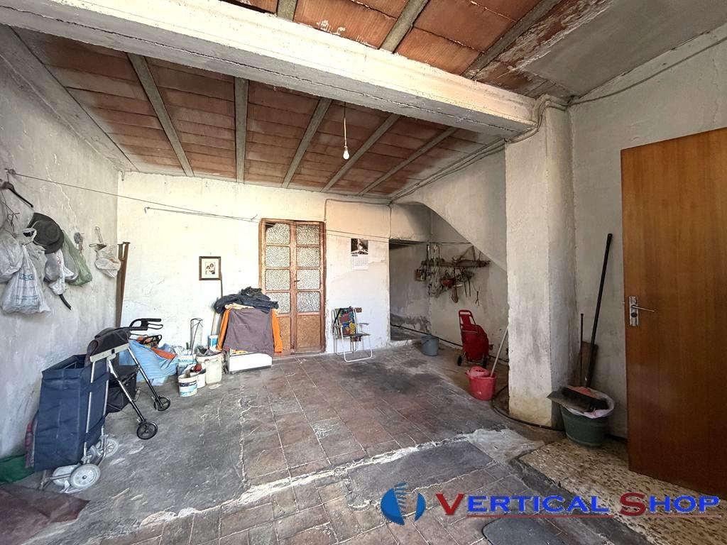 For sale of house in Caudete