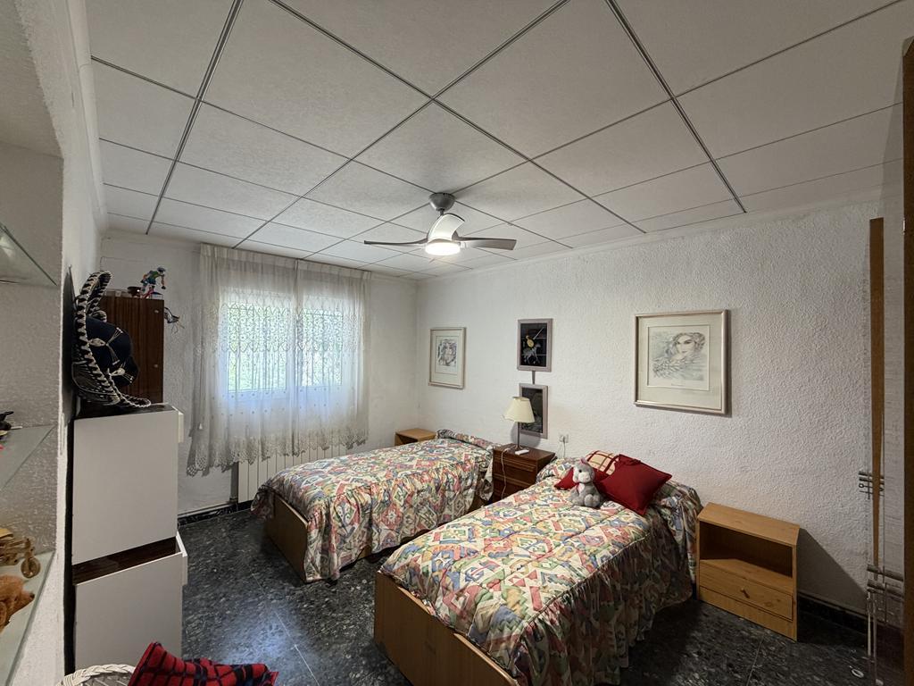 For sale of chalet in Villena