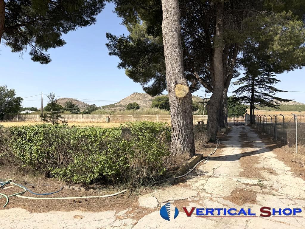 For sale of chalet in Villena