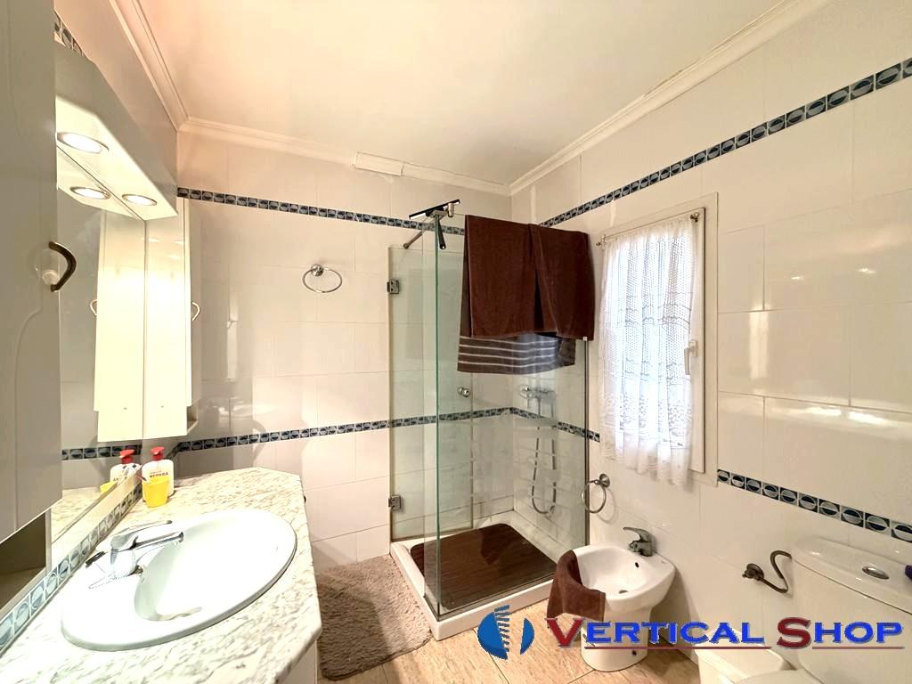 For sale of chalet in Villena