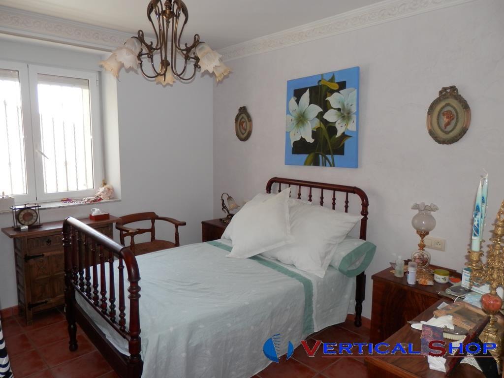 For sale of house in Caudete