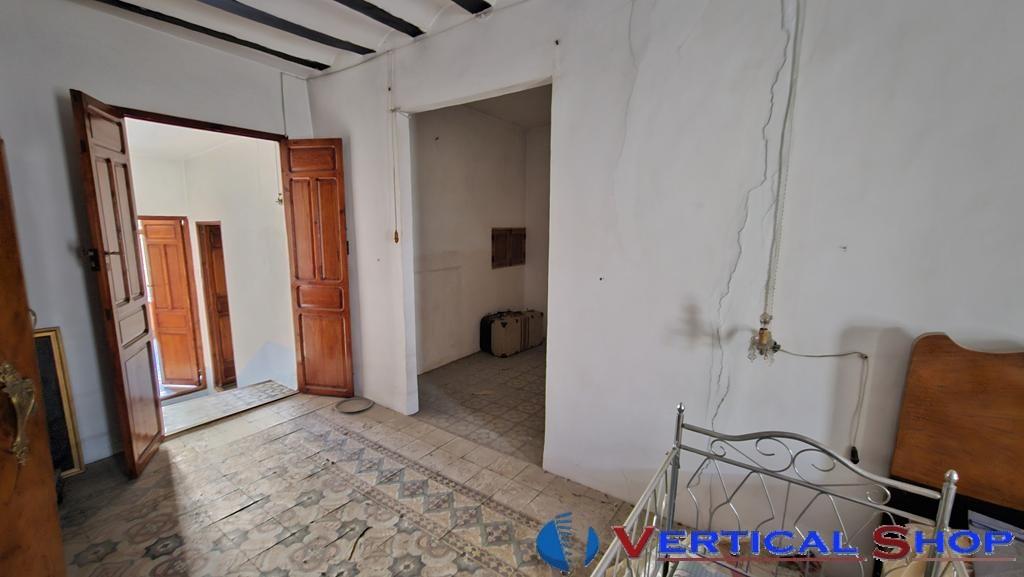 For sale of house in Caudete