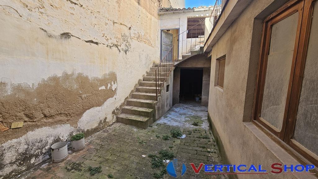 For sale of house in Caudete