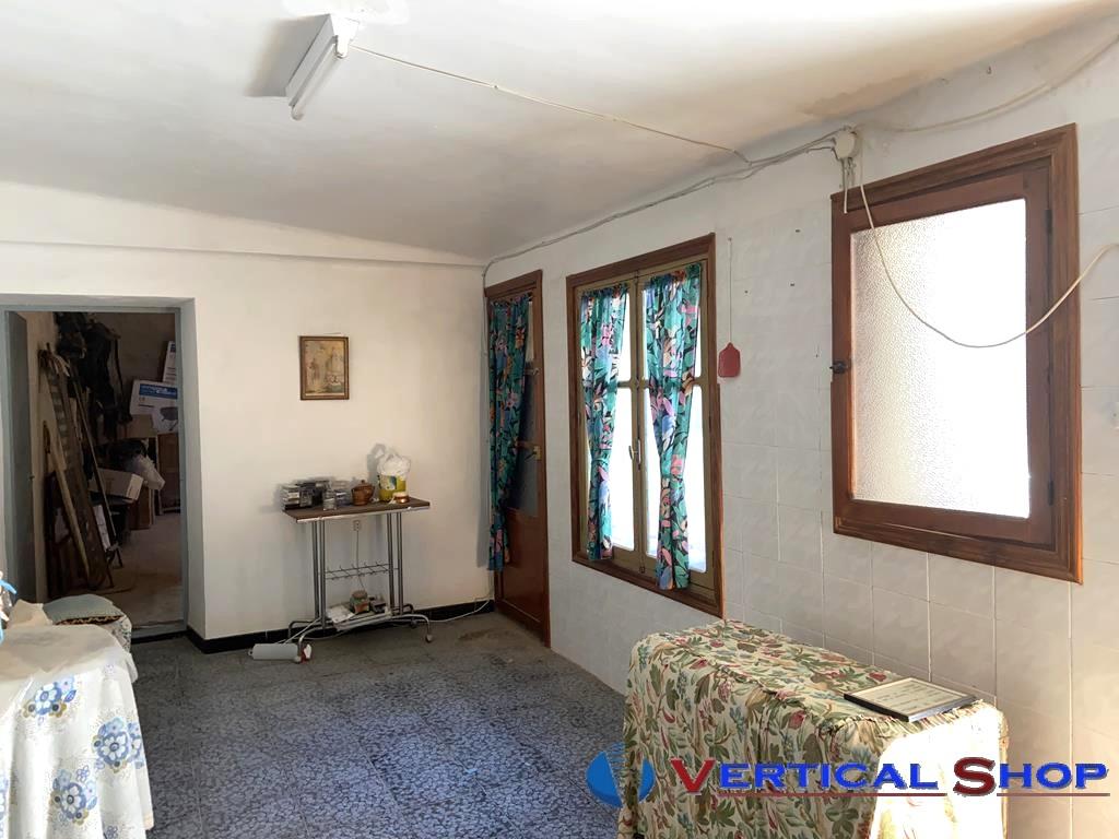 For sale of house in Caudete