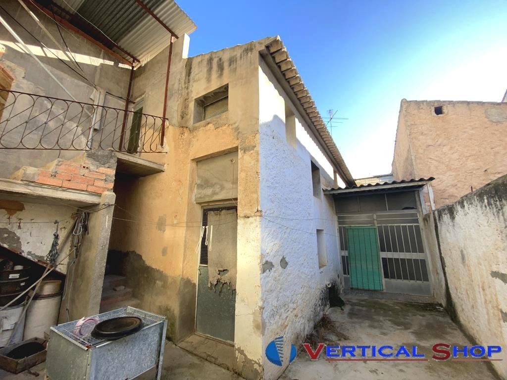 For sale of house in Caudete