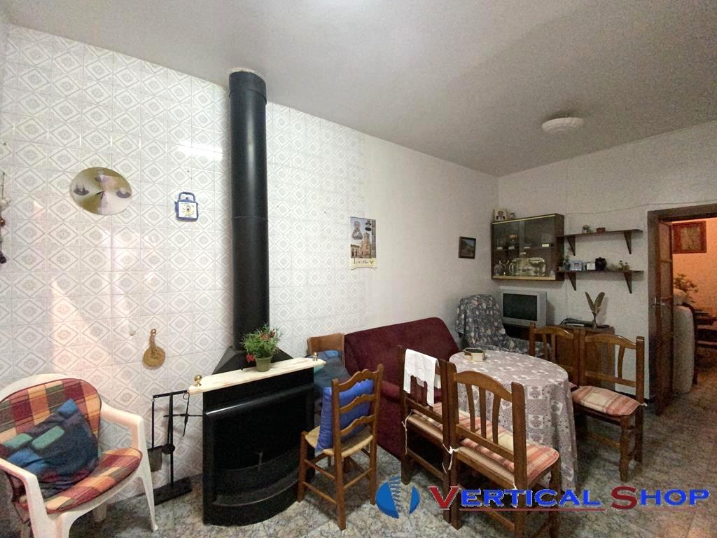 For sale of house in Caudete