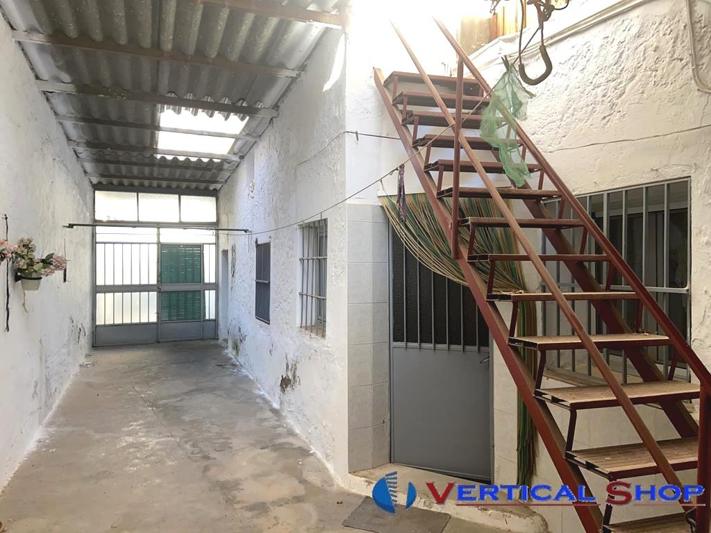 For sale of house in Caudete