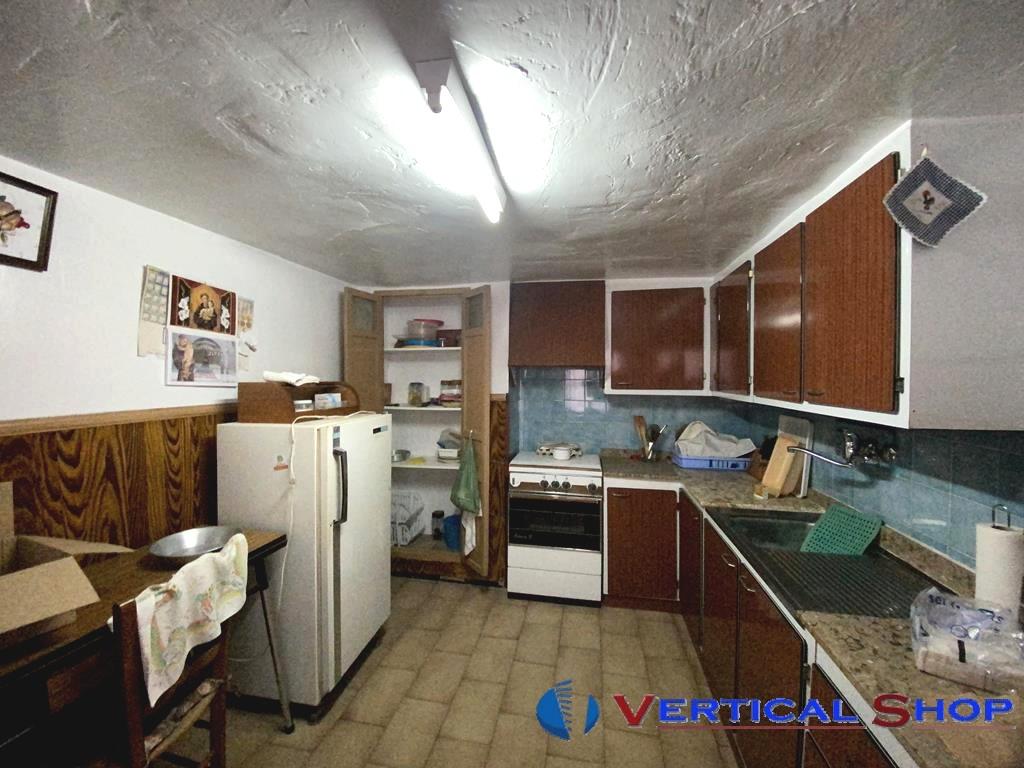For sale of house in Caudete