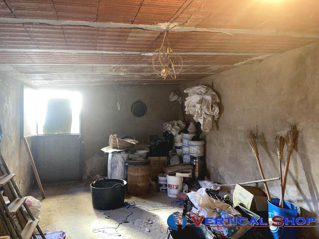 For sale of house in Caudete