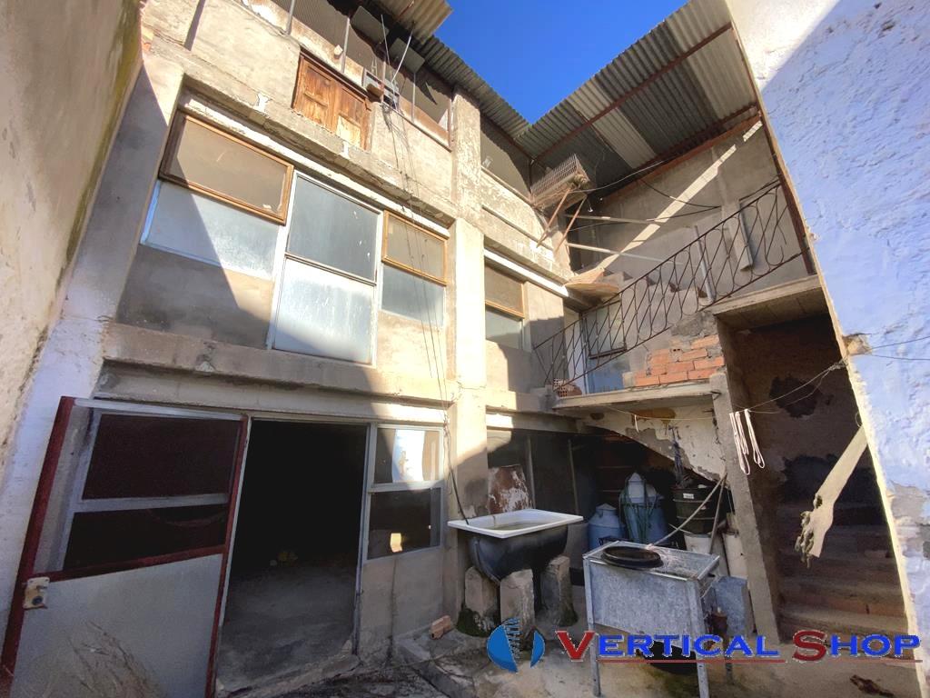 For sale of house in Caudete