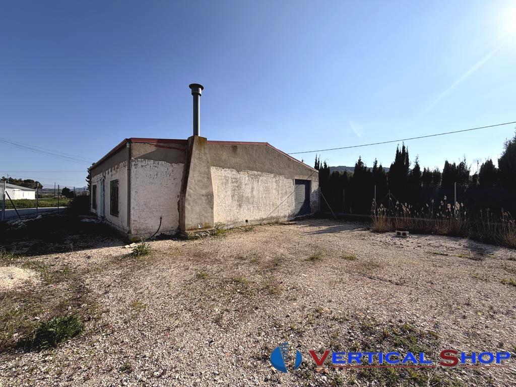 For sale of chalet in Villena