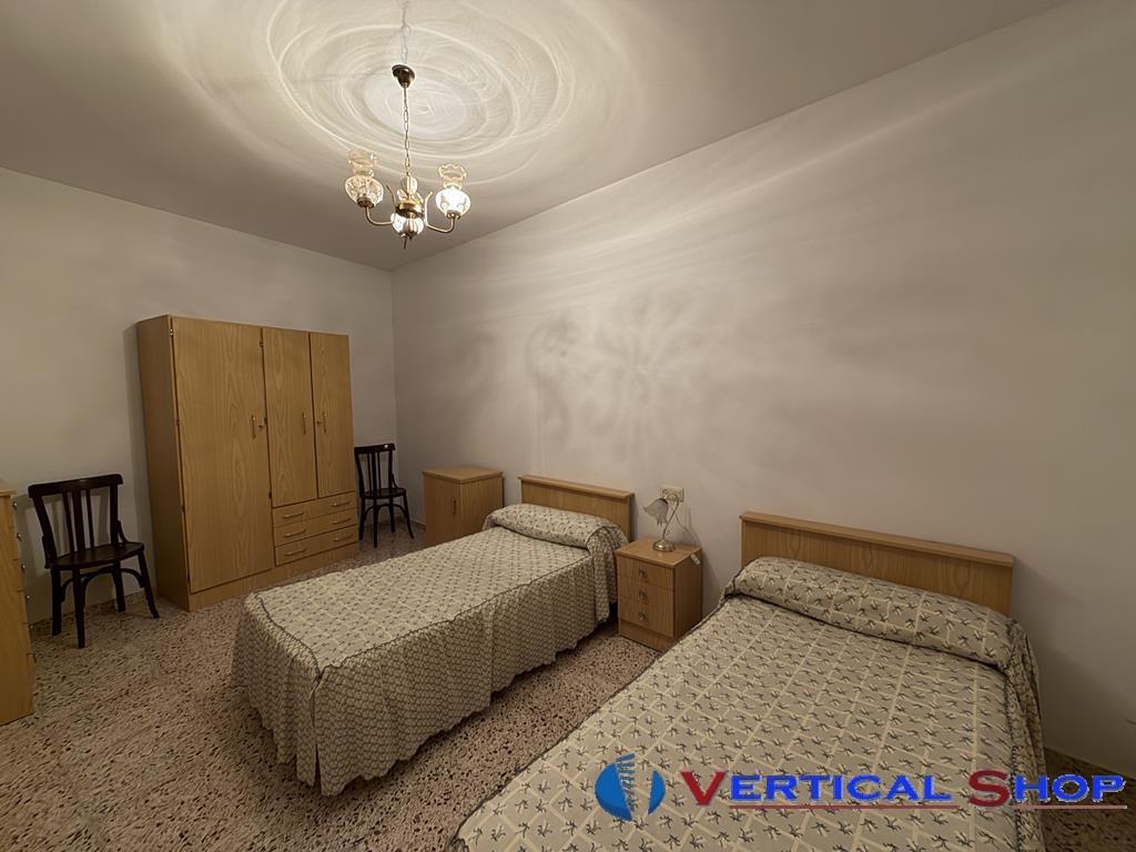 For sale of house in Caudete