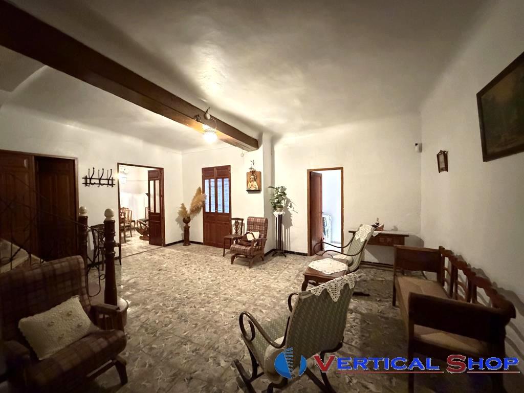 For sale of house in Caudete