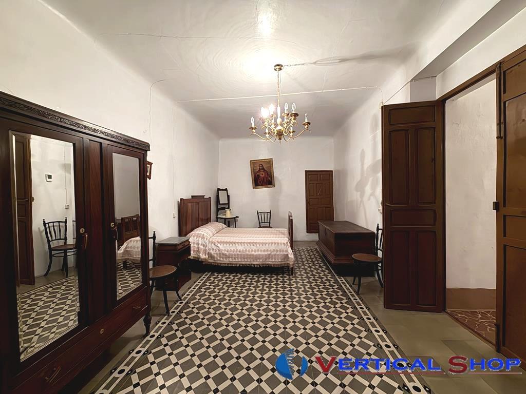 For sale of house in Caudete