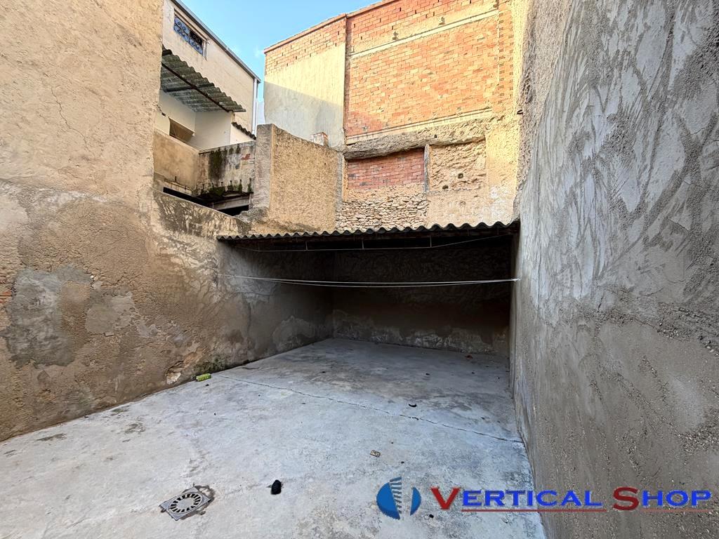 For sale of house in Caudete