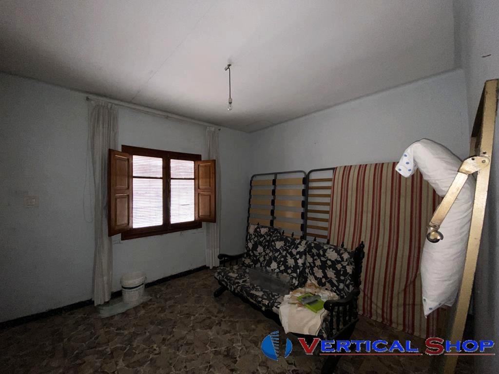 For sale of house in Caudete