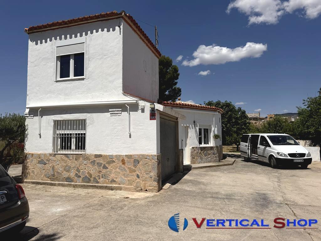 For rent of chalet in Caudete