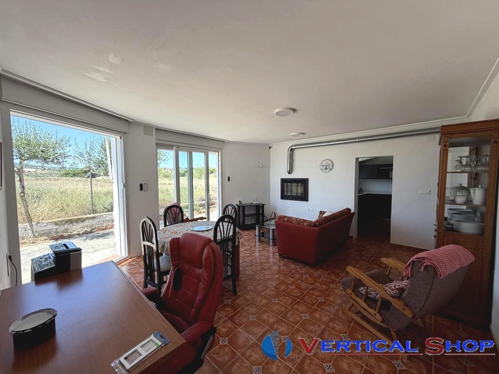 For rent of chalet in Caudete