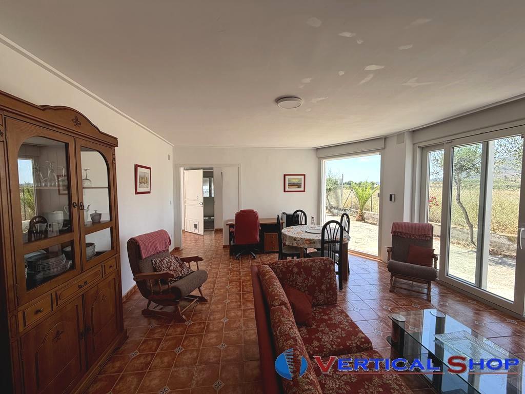For rent of chalet in Caudete