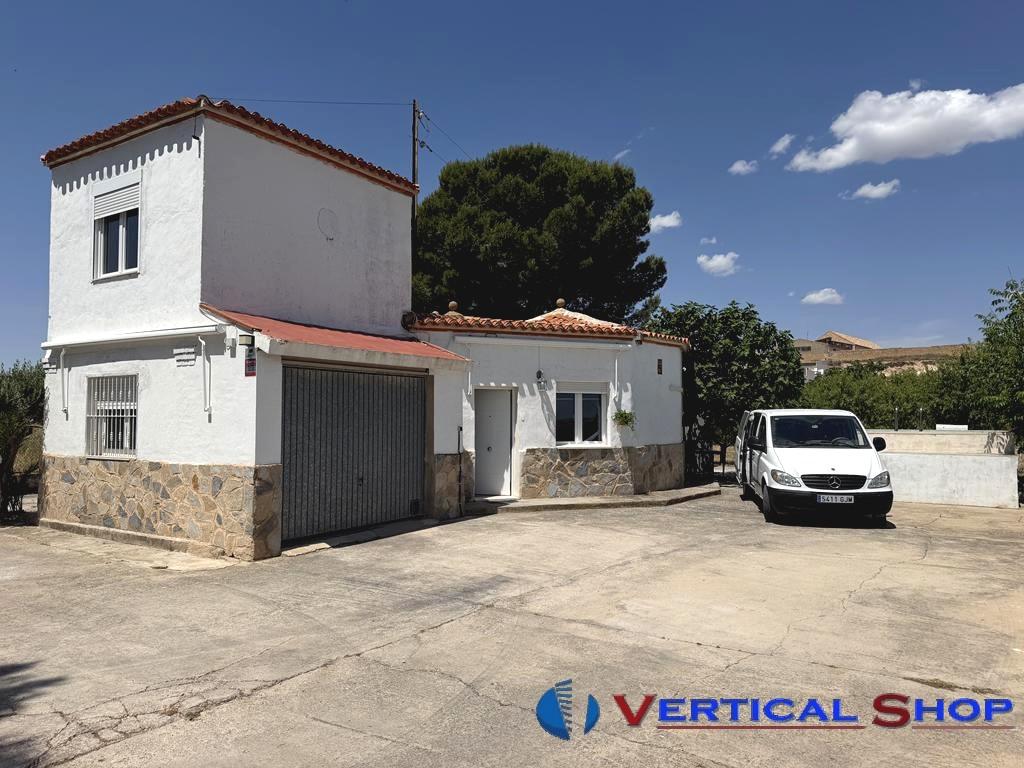For rent of chalet in Caudete